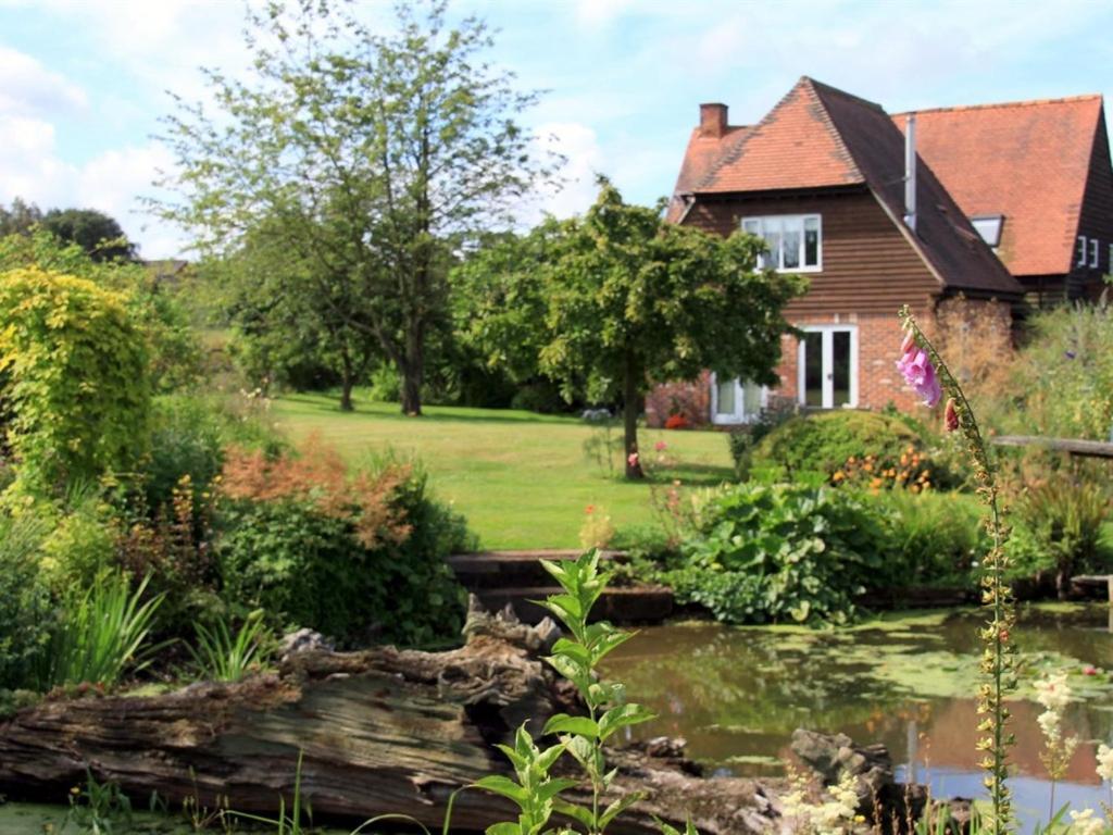 Field Farm Cottage B&B Reading Exterior photo