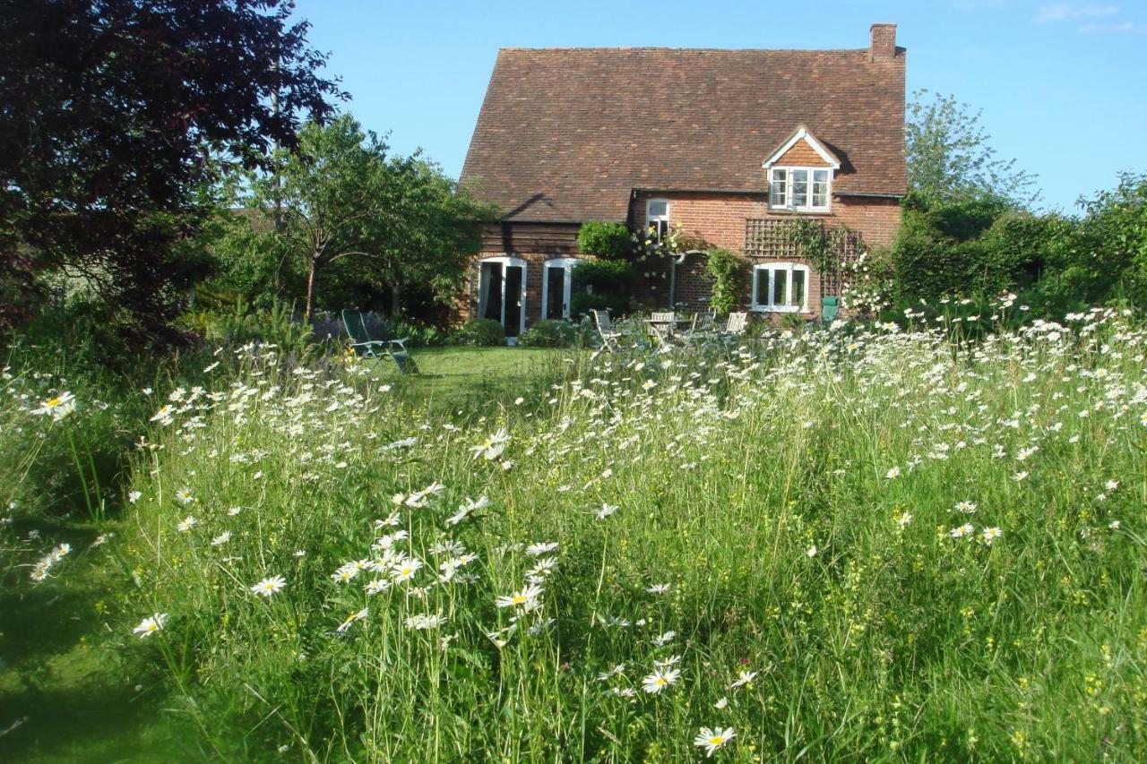 Field Farm Cottage B&B Reading Exterior photo